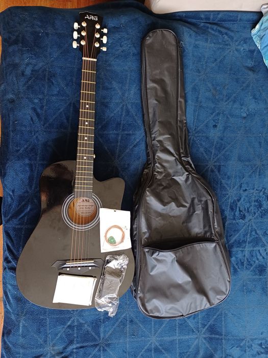 Продам новую гитару