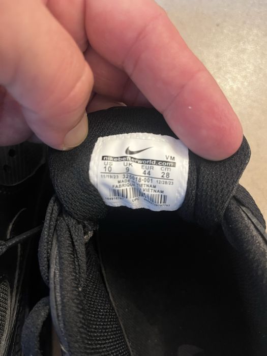 Nike air max90 нови номер 44,не е моят модел .за варна лично придаване