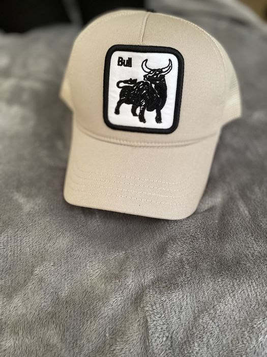 Шапки различни модели цена 20лв