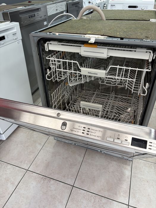 Miele G 6260 scVi  Съдомиялна за пълно вграждане  с AutoOpen /24 м гар