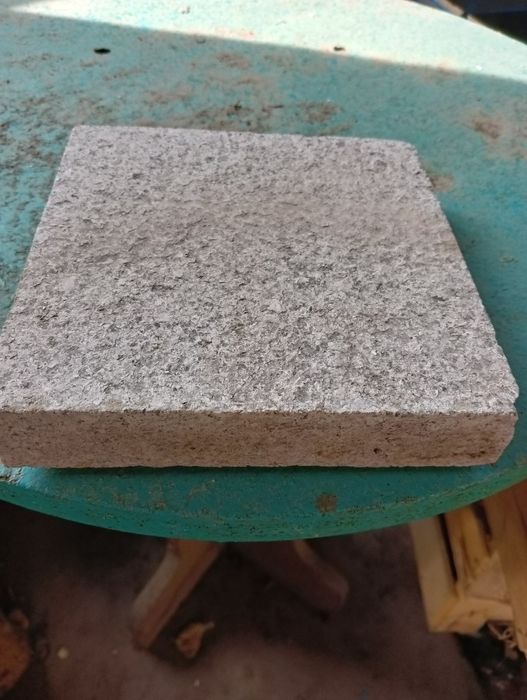 Керамогранит, перила с балясинами