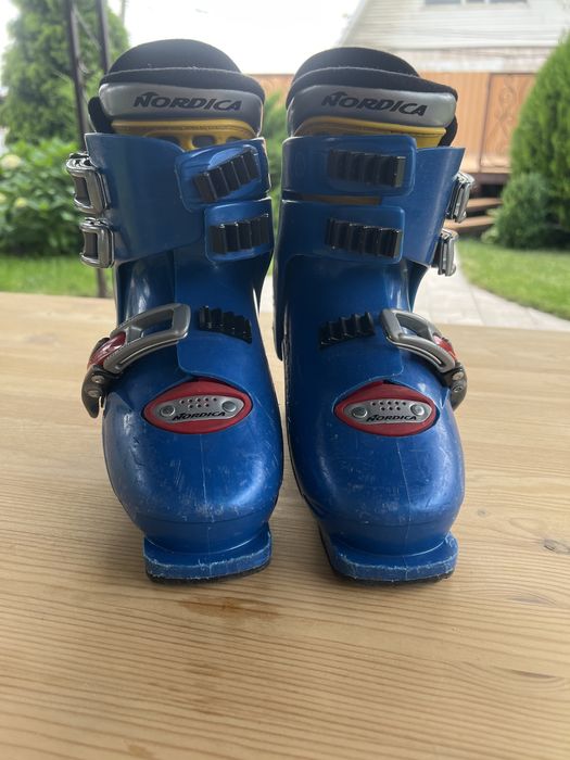 Горнолыжные детские ботинки