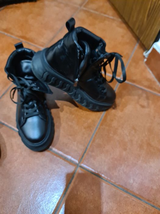 Vând ghete dama piele marca Caspian Sea