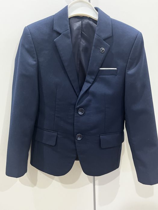 Продам костюм для мальчика