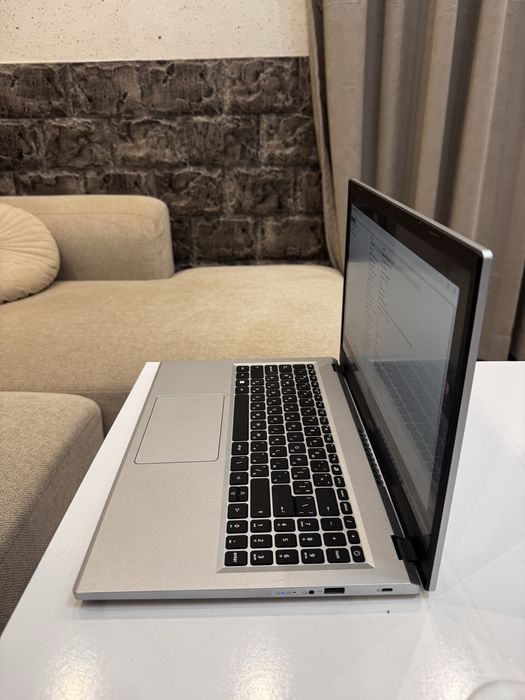 Лаптоп Acer за 450€
