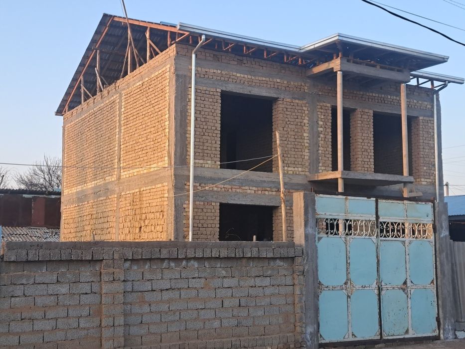 Уй сотилади келесда сантўрада