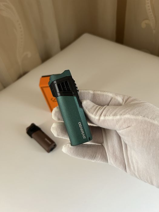 Запалка за пури с 4 турбо пламъка и пънч - 2 цвята