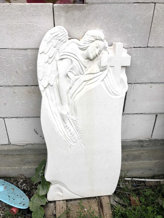 Crucii praf mozaic alb si gri