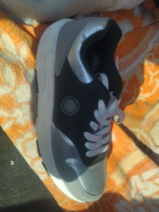 Обувь женская кроссовки