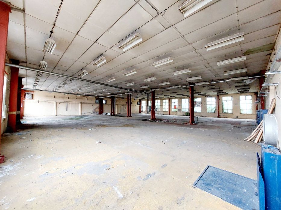 Дава се под наем Склад в с. Езерово, Област Пловдив - 6200 кв.м за 325000 € - Снимка #4