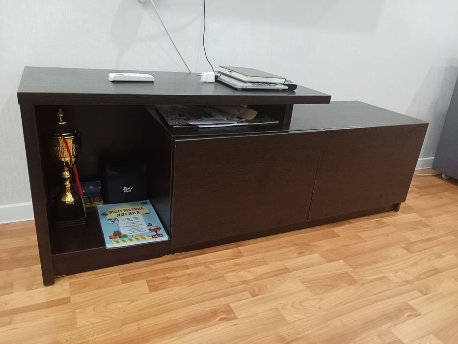 Продам ТВ тумбу в отличное состоянии!
