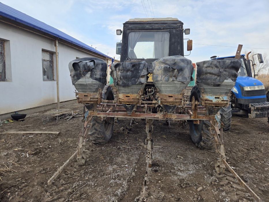 Трактор МТЗ 80.