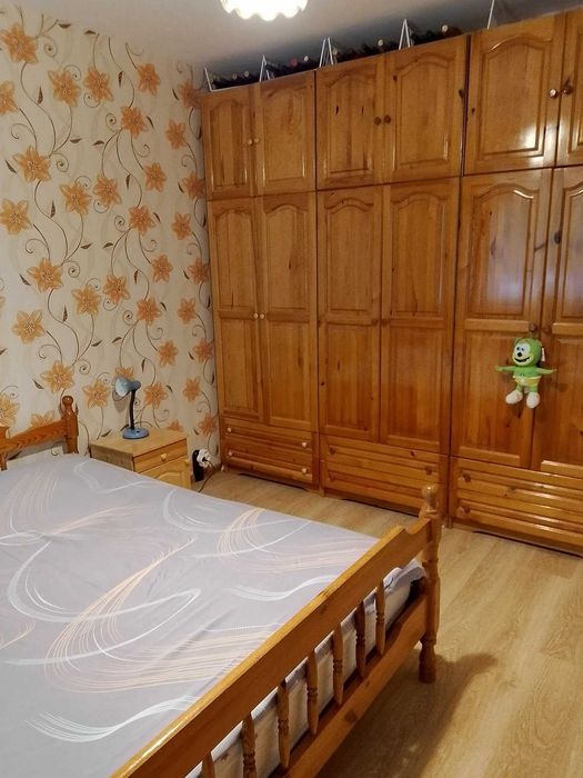 продавам ремонтиран, обзаведен, в саниран блок многостаен апартамент