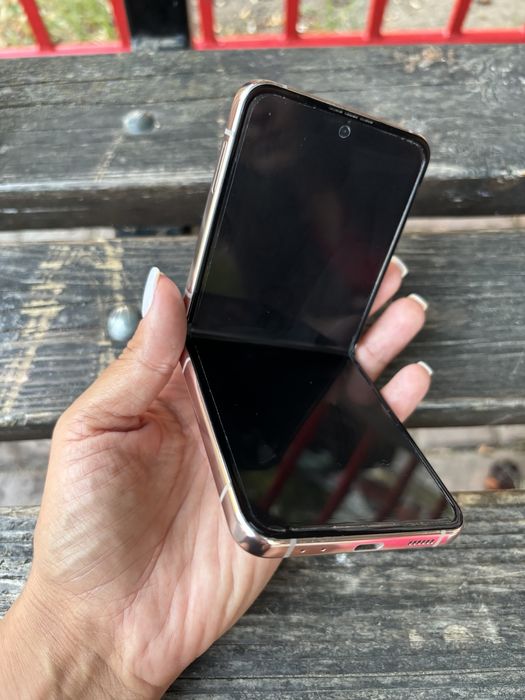 Samsung galaxy z flip 4 , 512 GB