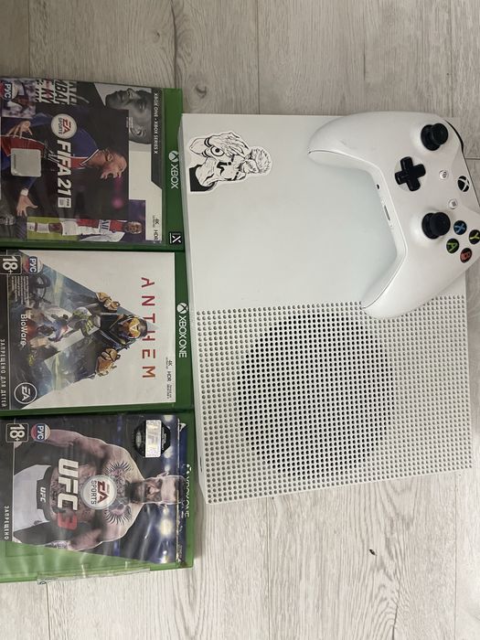 Продам Xbox one S 1tb