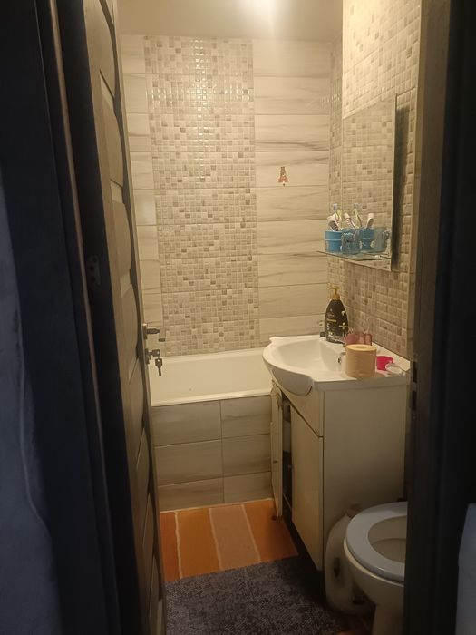 Închiriez apartament