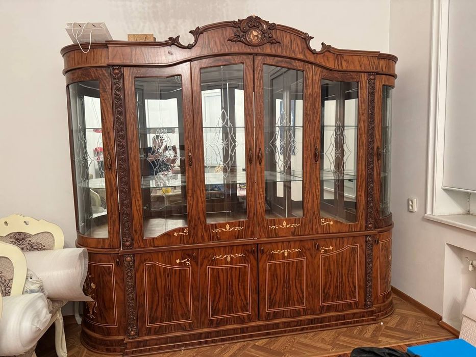 Mebel shpondan ustlari, naqshtli.