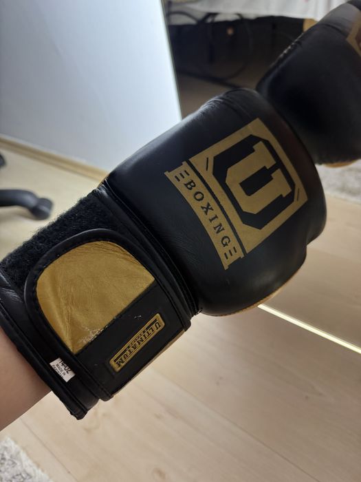 Боксерские перчатки