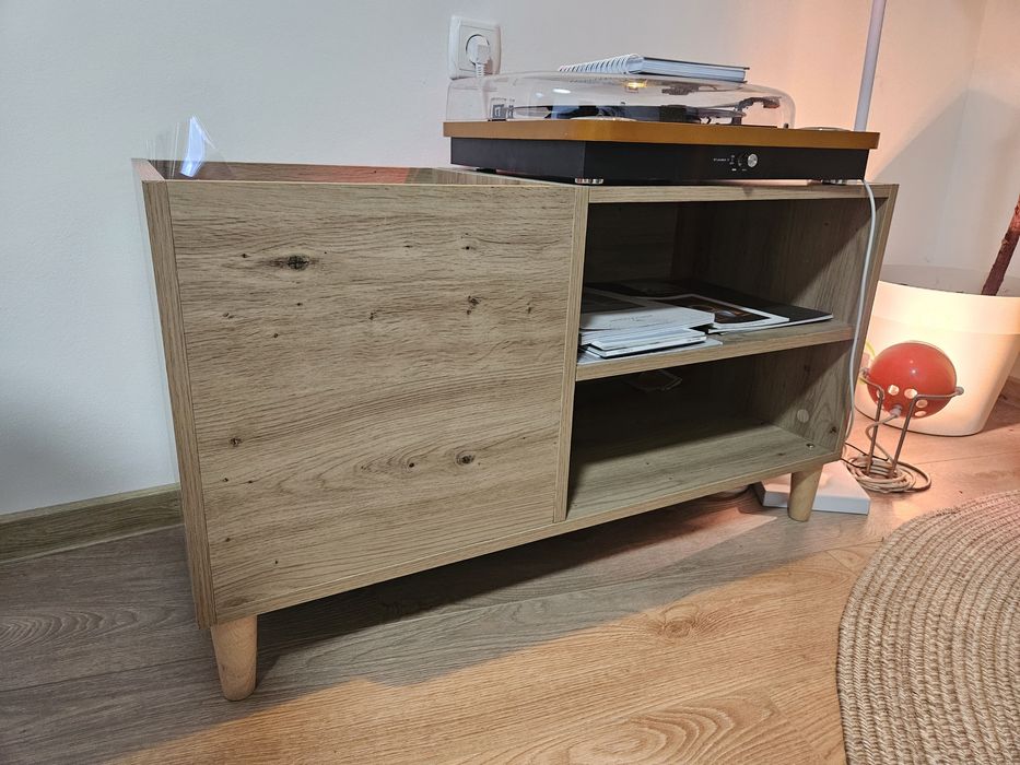 Шкаф за грамофон