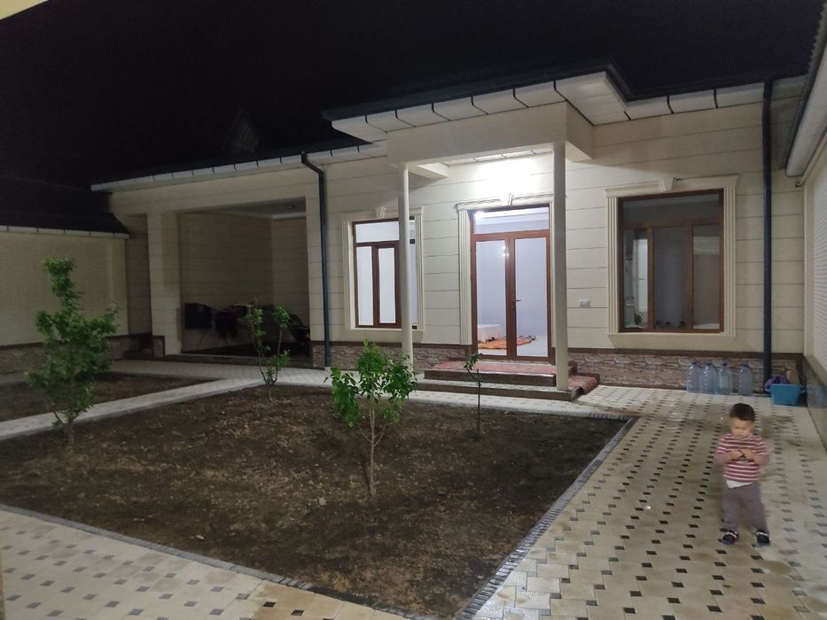 Uy sotiladi Yengi toshmi Oltin tepada