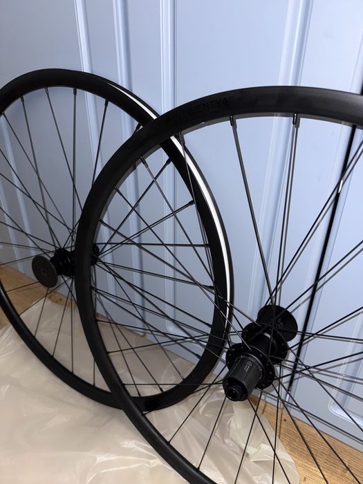 Roți 28, centerlock, gravel, sosea