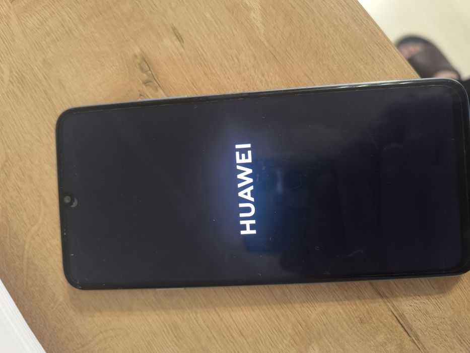 Продам телефон Huawei