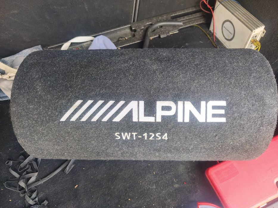 Vând subwoofer Alpine