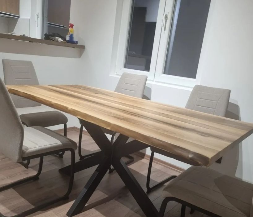 Маса от масив орех с метални крака