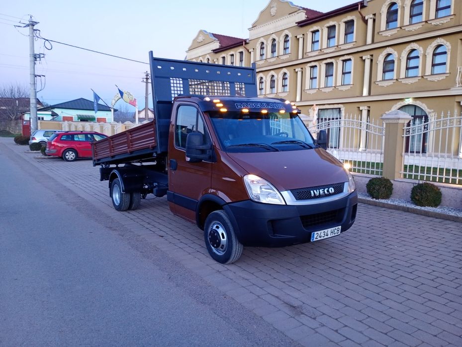 Iveco 35 c 15 basculabil 2011 Spania