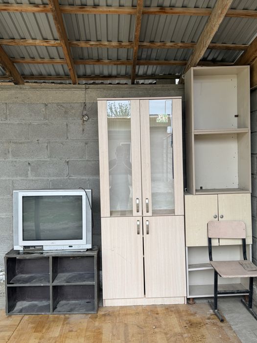 Продается все шкаф,телевизор.