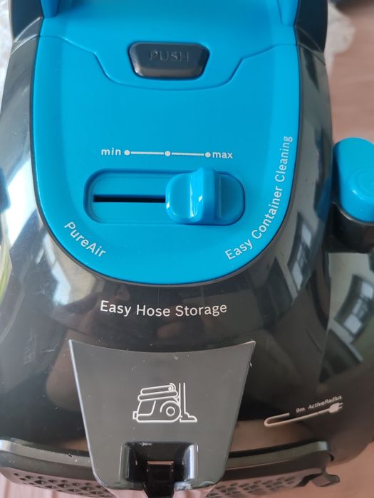 Vând aspirator Bosch