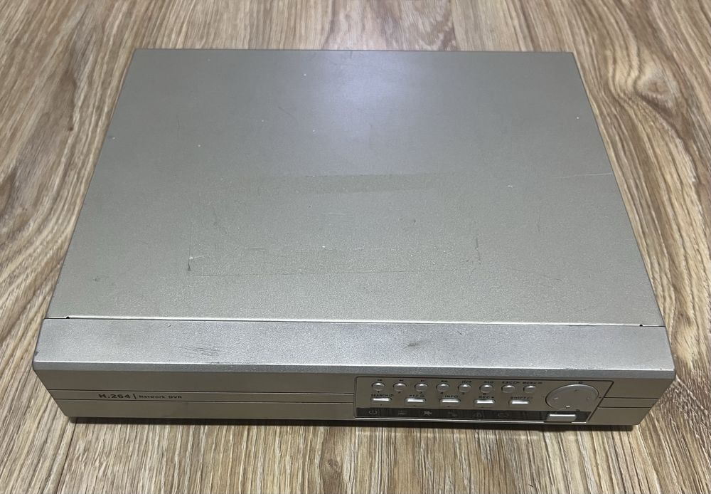 Видеорегистратор для четырех камер