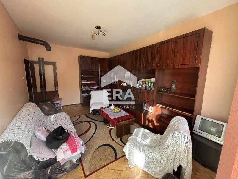 Продава се Етаж от къща в Хасково, Училищни - 260 кв.м за 326 €/кв.м - Снимка #2