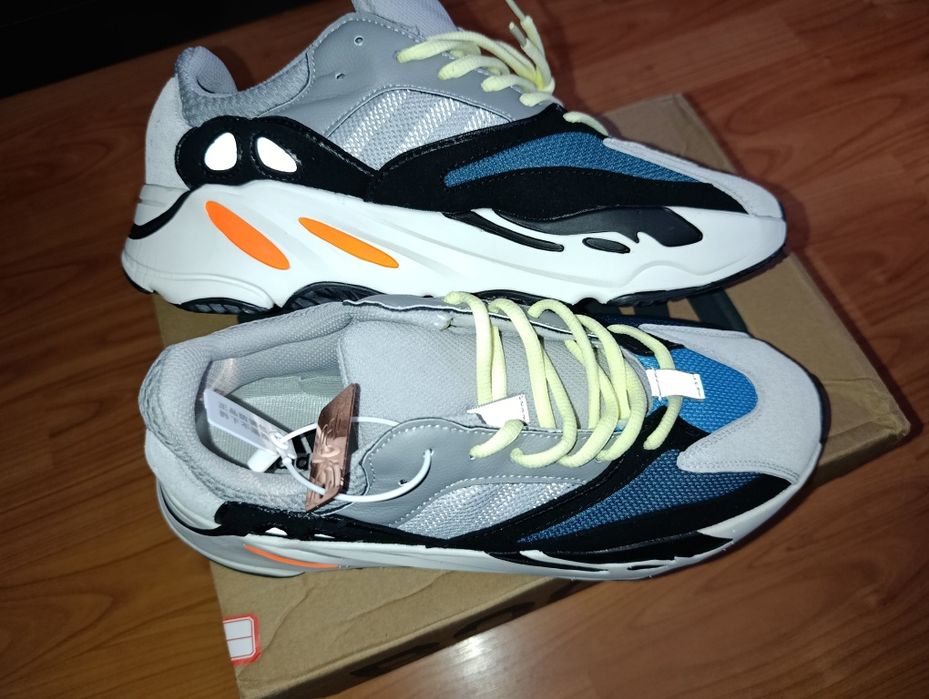 Adidași Adidas  YEEZY 700  Nr 43