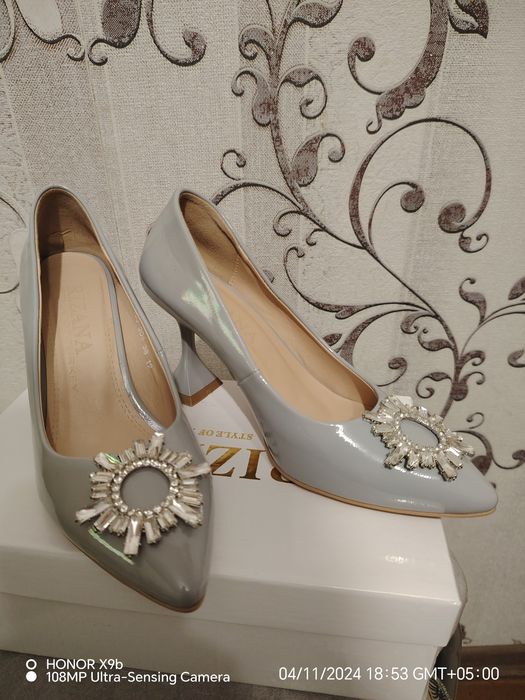 Продам туфли новые