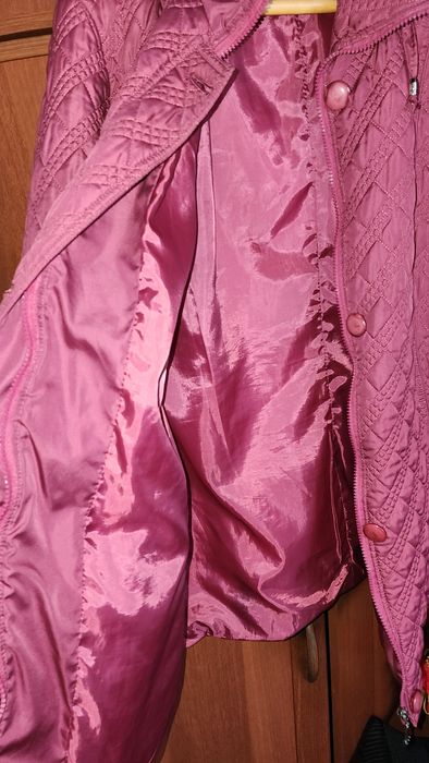 Продам женскую куртку