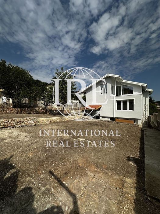 Къща в Добрич, област-гр.Балчик площ 218 цена 235000