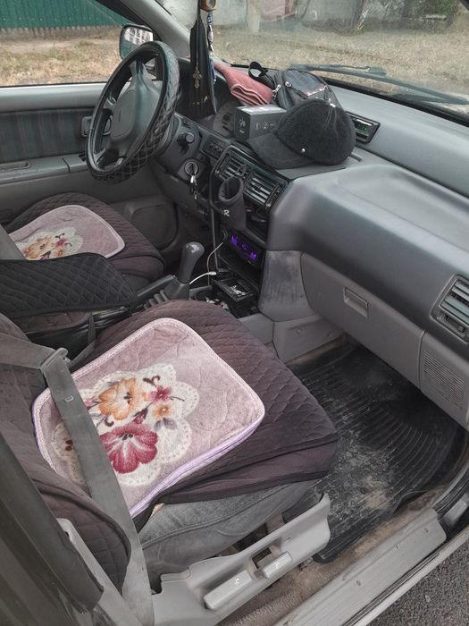 Мицубиси Спейс Рунер