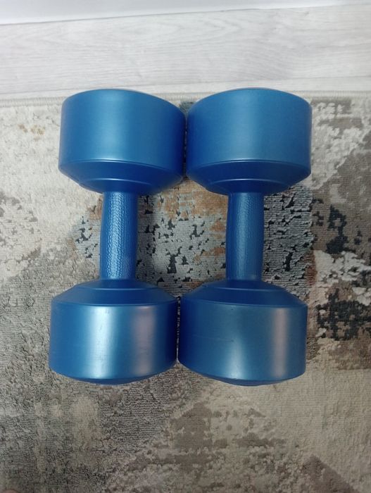 Продам гантели новые