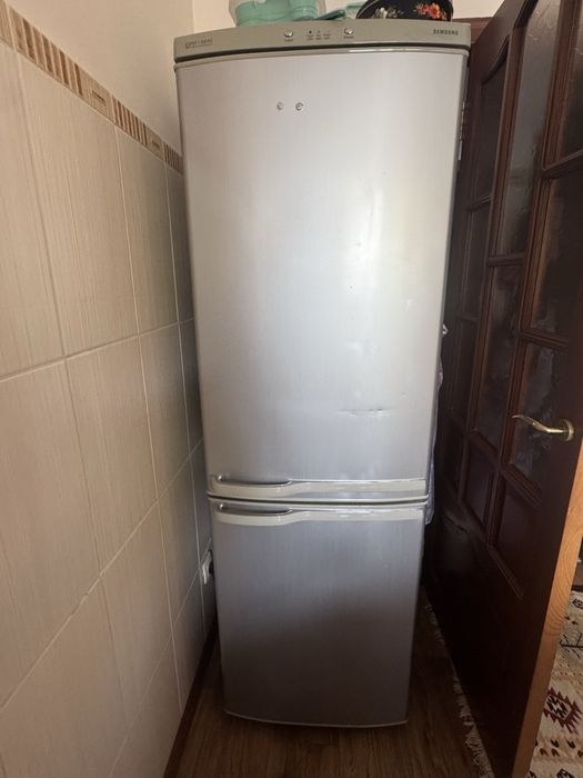 Продам холодильник Самсунг
