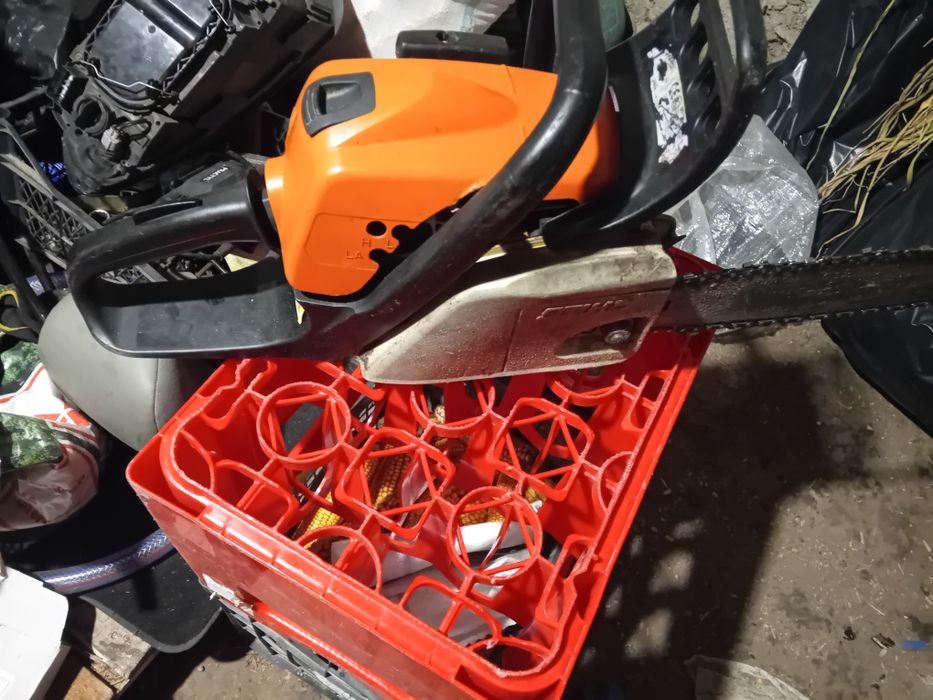 Vând drujba stihl 181