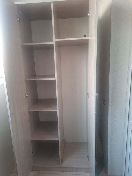 Срочно продается шкаф