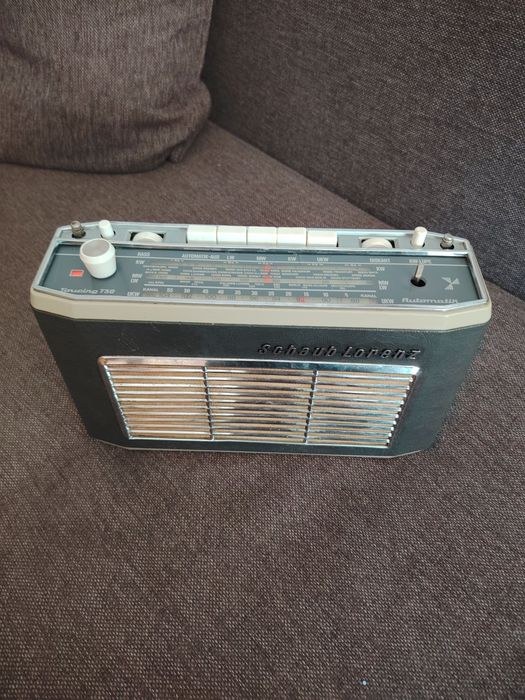 Vind  aparate radio functionale1960