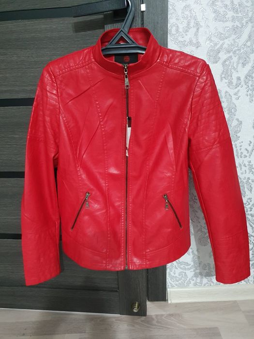 Продается новая куртка.