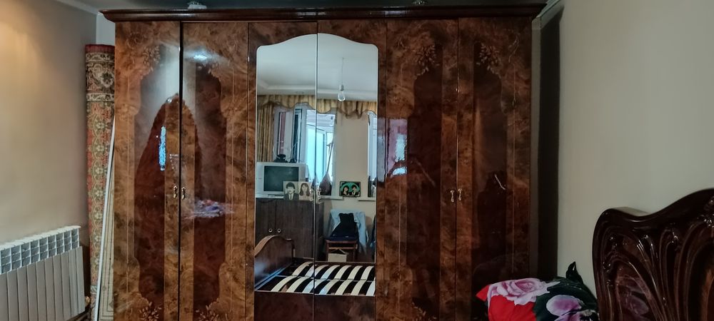 Спальний гарнитур