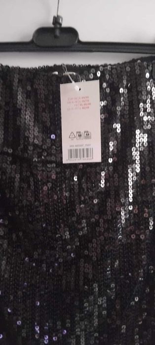 Fusta superba mini ,marime L ,cu eticheta