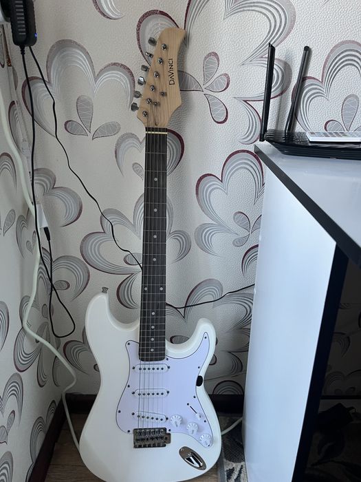 Электрогитара с комбоусилителем