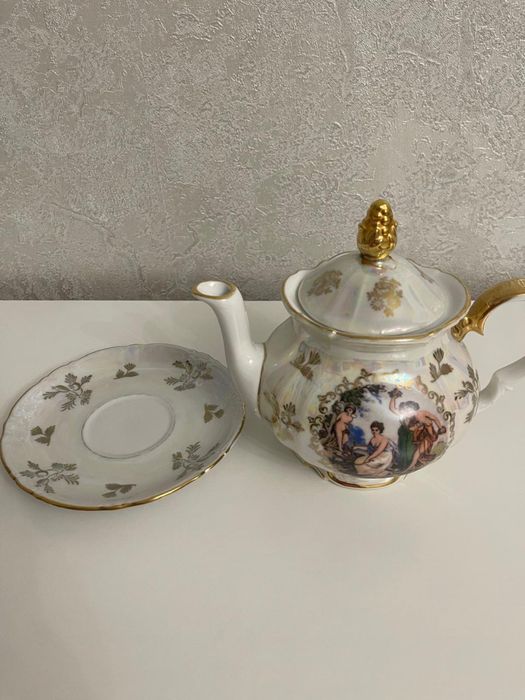 Тарелку чайную, Чайник Мадонна, Kahla, ГДР