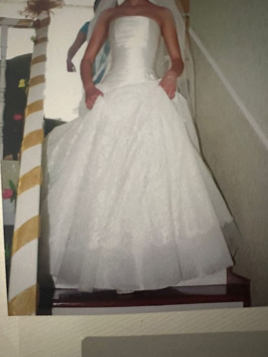 Платье свадебные срочно продам размер 44