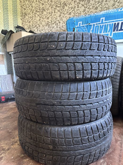 Продам шины R18 3 штуки